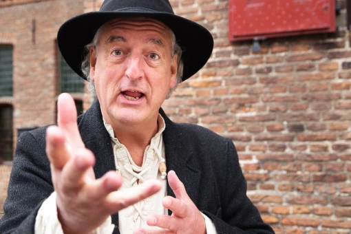 StoryTrail stadswandeling Elburg Franciscus vertelt 